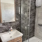 North 2 Bedroom Apts Daire *